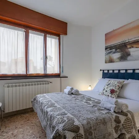 Cozy Near The * Tirrenia