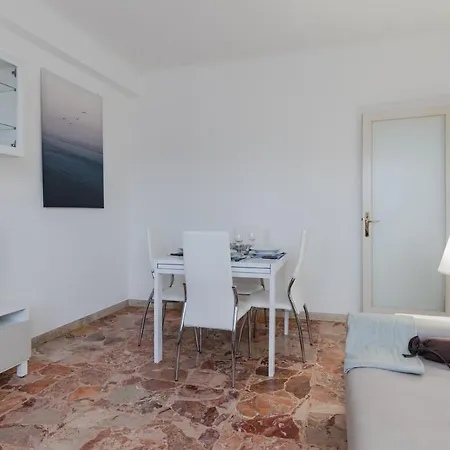 Apartment Cozy Near The Tirrenia